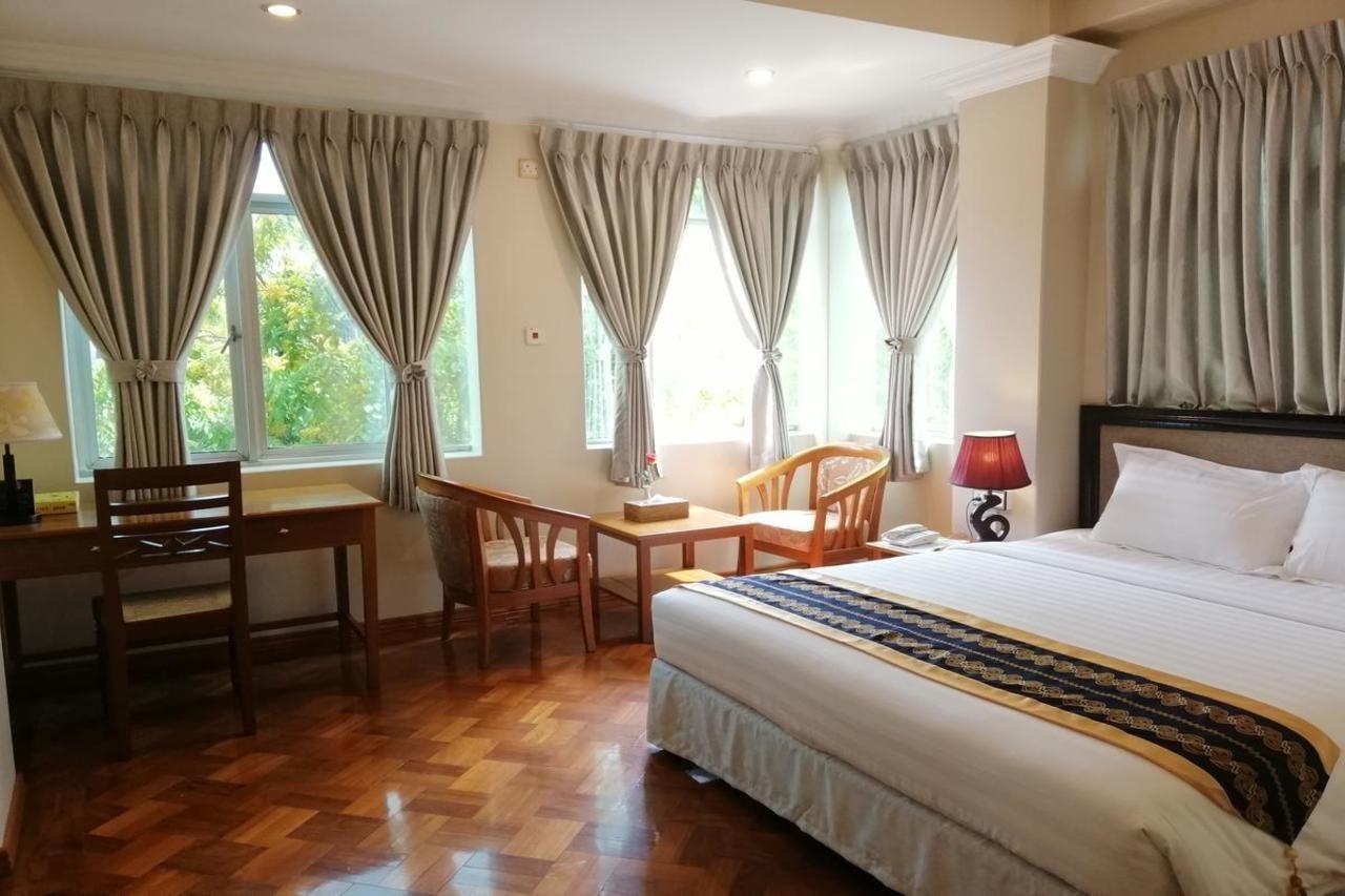 Grand Laurel Hotel Yangon Exterior photo
