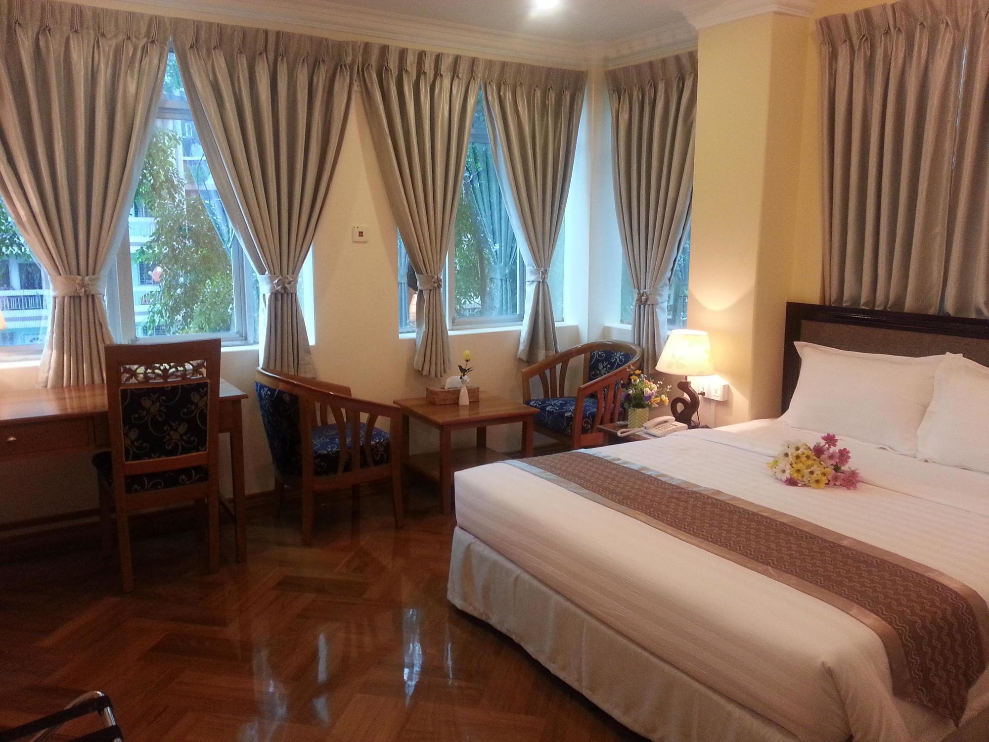 Grand Laurel Hotel Yangon Exterior photo