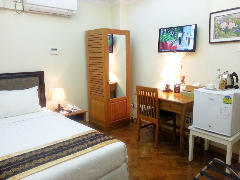 Grand Laurel Hotel Yangon Exterior photo