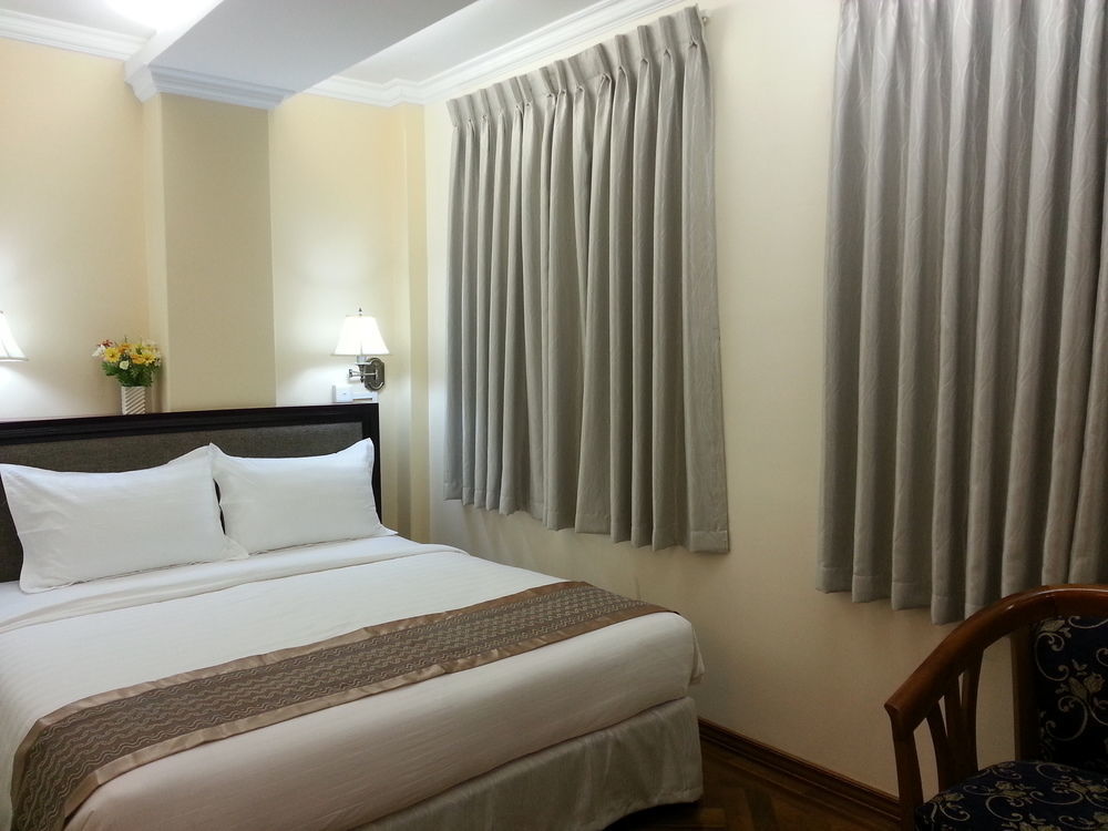 Grand Laurel Hotel Yangon Exterior photo