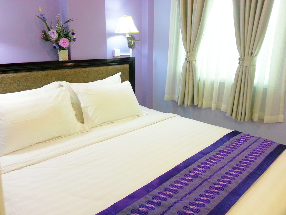 Grand Laurel Hotel Yangon Exterior photo