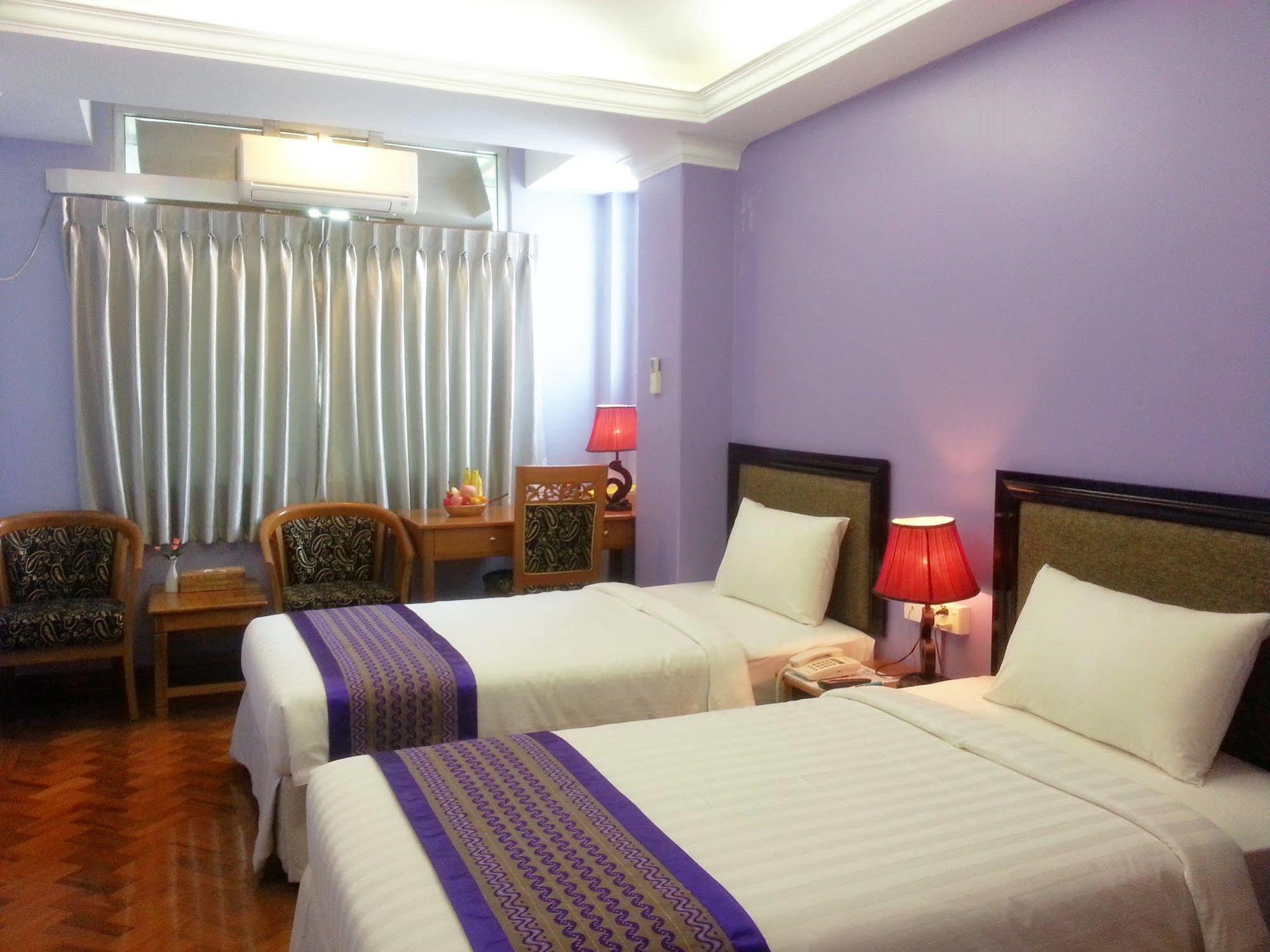 Grand Laurel Hotel Yangon Exterior photo