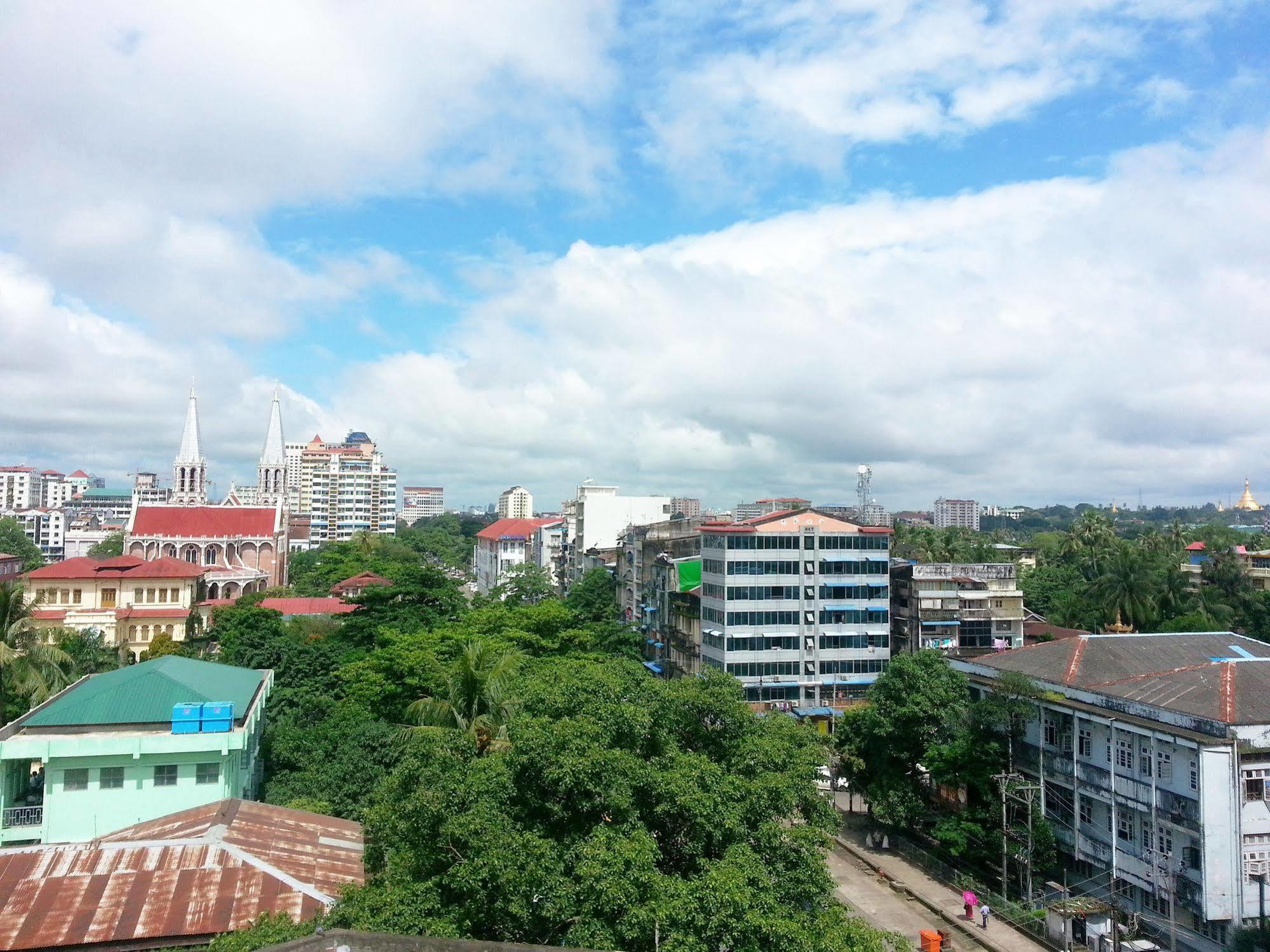 Grand Laurel Hotel Yangon Exterior photo