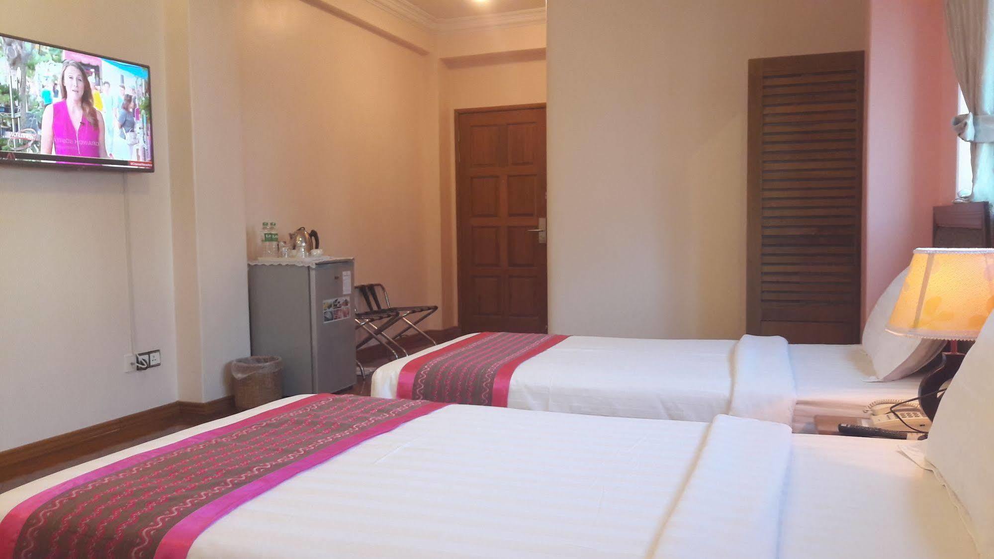 Grand Laurel Hotel Yangon Exterior photo