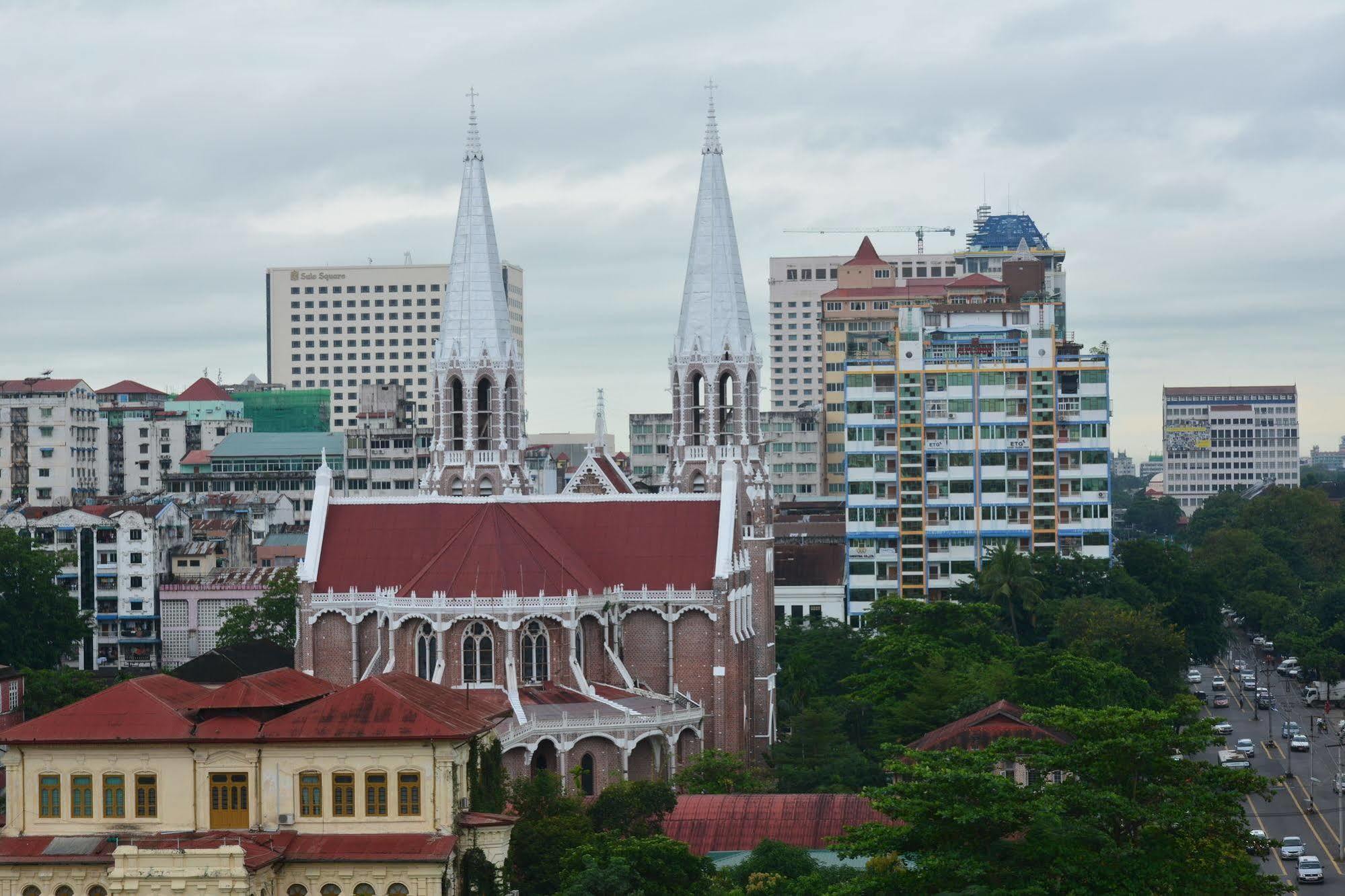 Grand Laurel Hotel Yangon Exterior photo