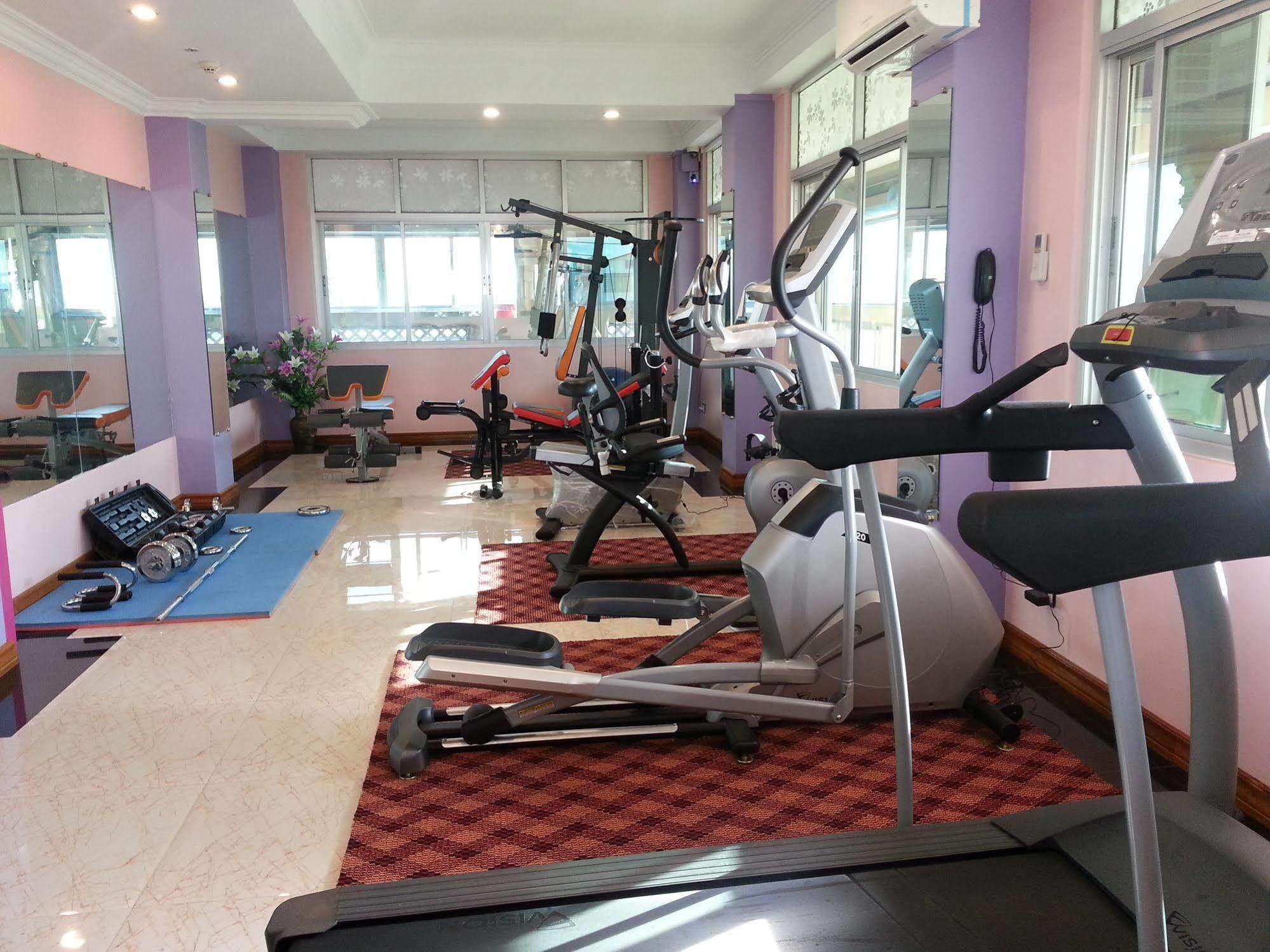 Grand Laurel Hotel Yangon Exterior photo