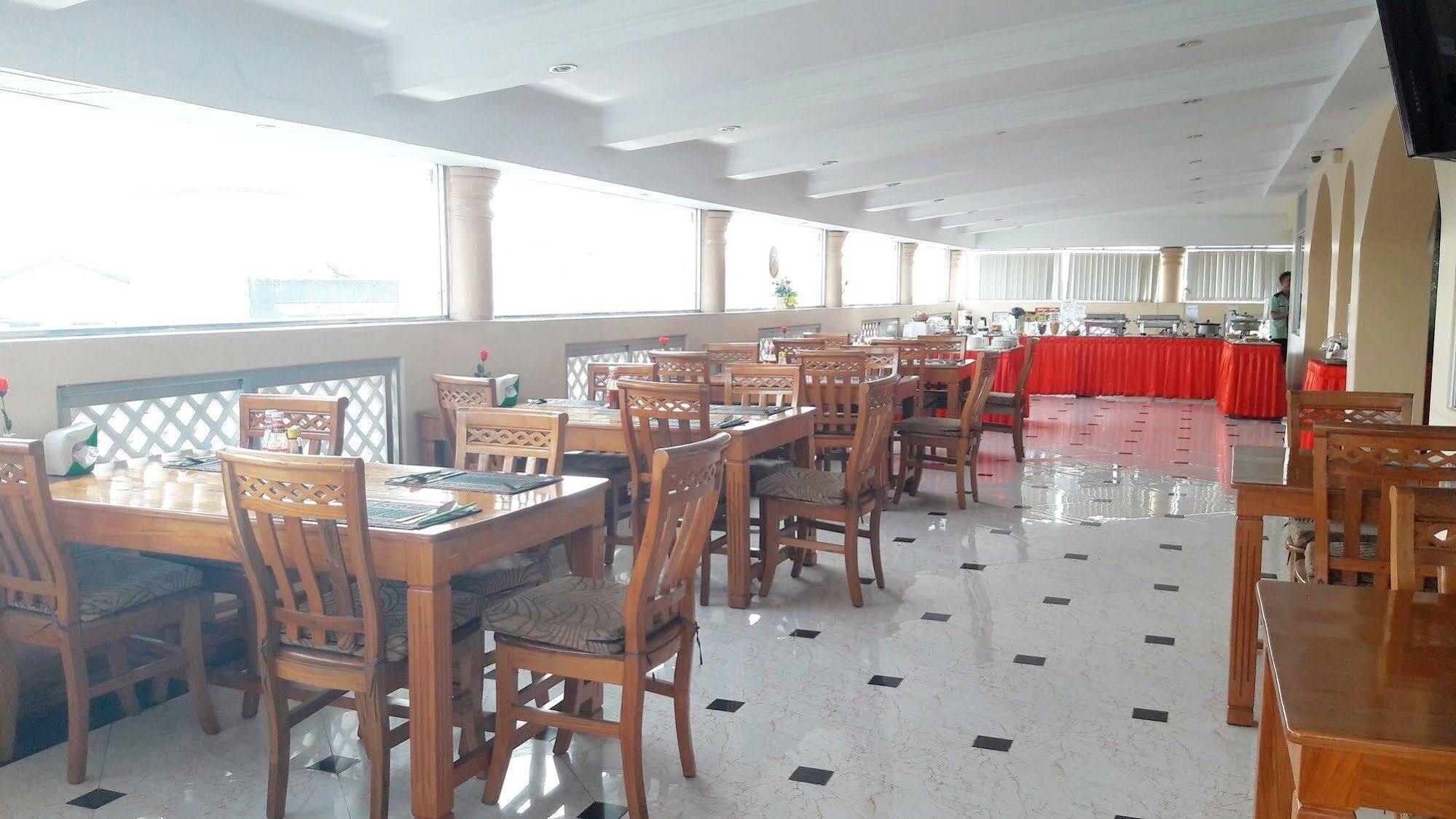 Grand Laurel Hotel Yangon Exterior photo